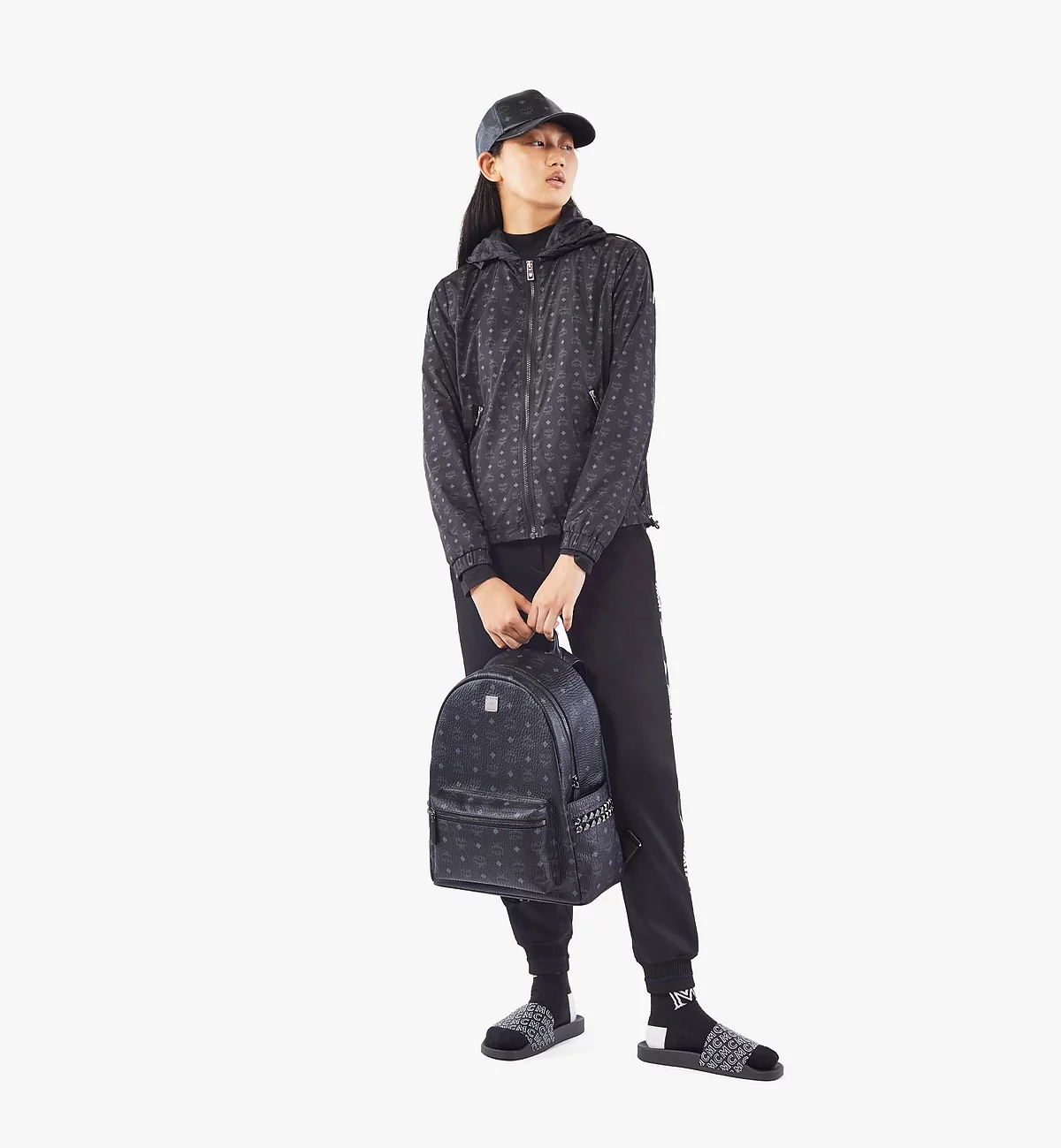 Gunstig Fake Kaufen MCM Stark Side Studs Backpack in Visetos Black Bestellen Reduziert Deutschland China Nachnahme Shop Online Turkei Yves Saint Laurent T Shirt Taschen Golden Goose Outlet Pinko Verka...